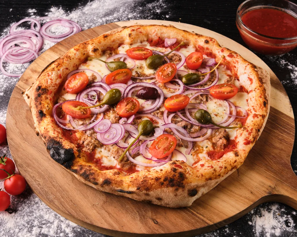 Pizza Tonno - Tuna - Pizzeria Gurman Sisak